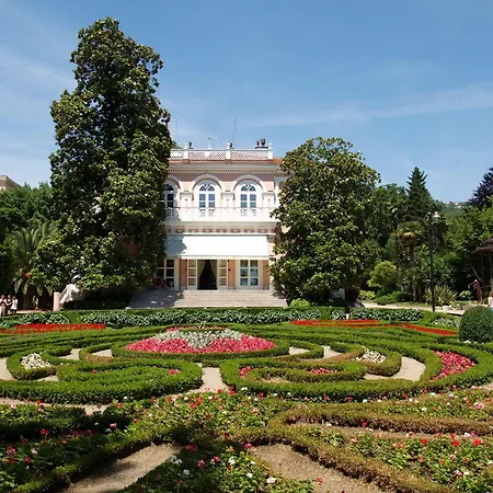 アパート Emillia By Interhome オパティヤ