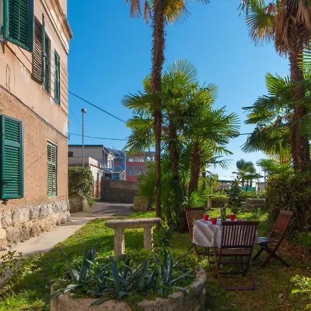 アパート Emillia By Interhome *