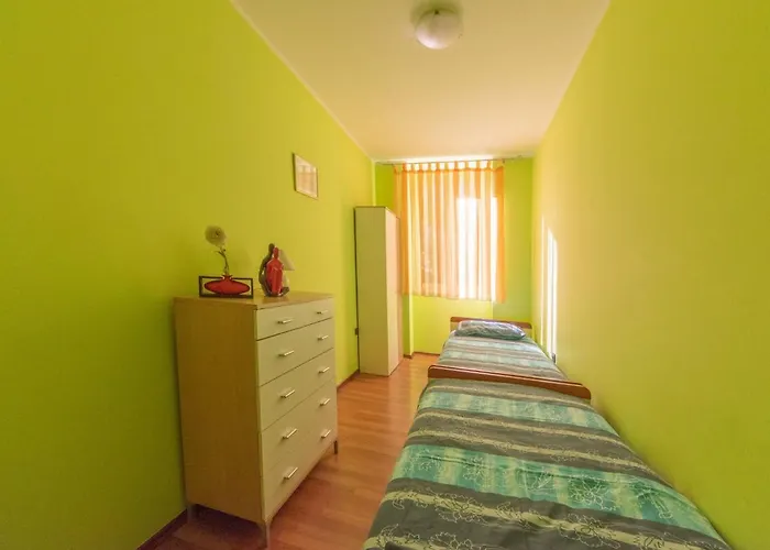 Emillia By Interhome * オパティヤ